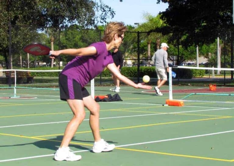 Where To Stand In Pickleball A Helpful Guide For New Players   Pickleball Serve 768x543 